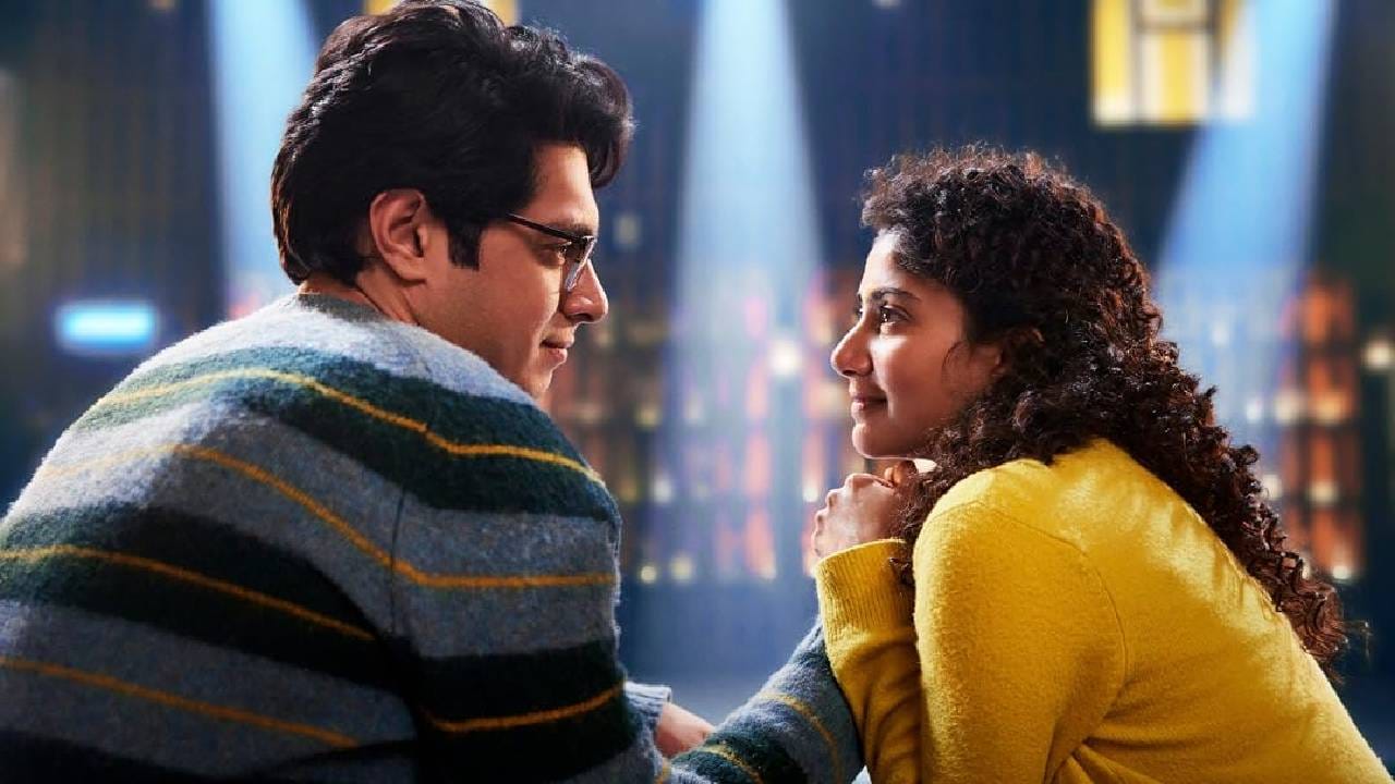 'एक दिन' हा चित्रपट सध्या अॅमेझॉन प्राइम व्हिडीओ या ओटीटी प्लॅटफॉर्मवर स्ट्रीम होतोय. ओटीटीवर येताच हा चित्रपट प्रेक्षकांना आवडू लागला आहे आणि याच कारणामुळे प्राइम व्हिडीओच्या टॉप 10 ट्रेंडिंग चित्रपटांच्या यादीत हा दुसऱ्या क्रमांकावर पोहोचला आहे.