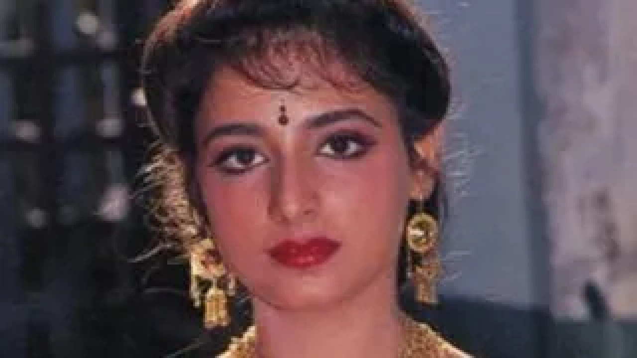 1990 च्या दशकाच्या अखेरीस कंचनला चित्रपटांच्या ऑफर्स कमी होऊ लागल्या. नव्या अभिनेत्रींच्या आगमनामुळे स्पर्धा वाढली होती. त्याचबरोबर चित्रपटांमध्ये ग्लॅमर, बोल्ड भूमिका आणि आयटम गाण्यांवर वाढता भर तिला मान्य नव्हता. आपल्या तत्त्वांशी तडजोड करण्याऐवजी तिने अभिनय क्षेत्रातून दूर जाण्याचा निर्णय घेतला.