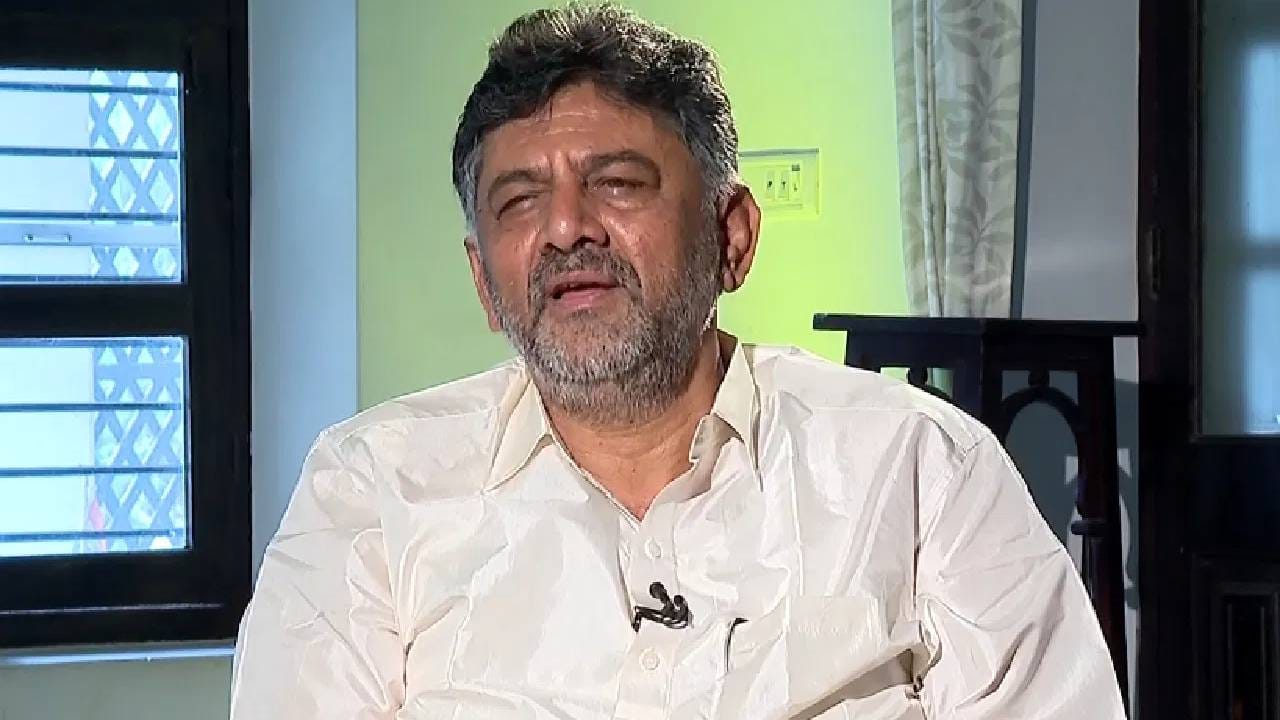 द प्रिंटने दिलेल्या वृत्तानुसार, देशातील सर्व 31 मुख्यमंत्र्यांची एकूण संपत्ती 3,660 कोटी रुपये असून एका मुख्यमंत्र्याची सरासरी संपत्ती 118.07 कोटी रुपये इतकी आहे. कर्नाटकाचे मुख्यमंत्री डी. के. शिवकुमार हे सर्वात श्रीमंत मुख्यमंत्री राहिले आहेत. त्यांची एकूण संपत्ती 1413.8 कोटी रुपये आहे. 
