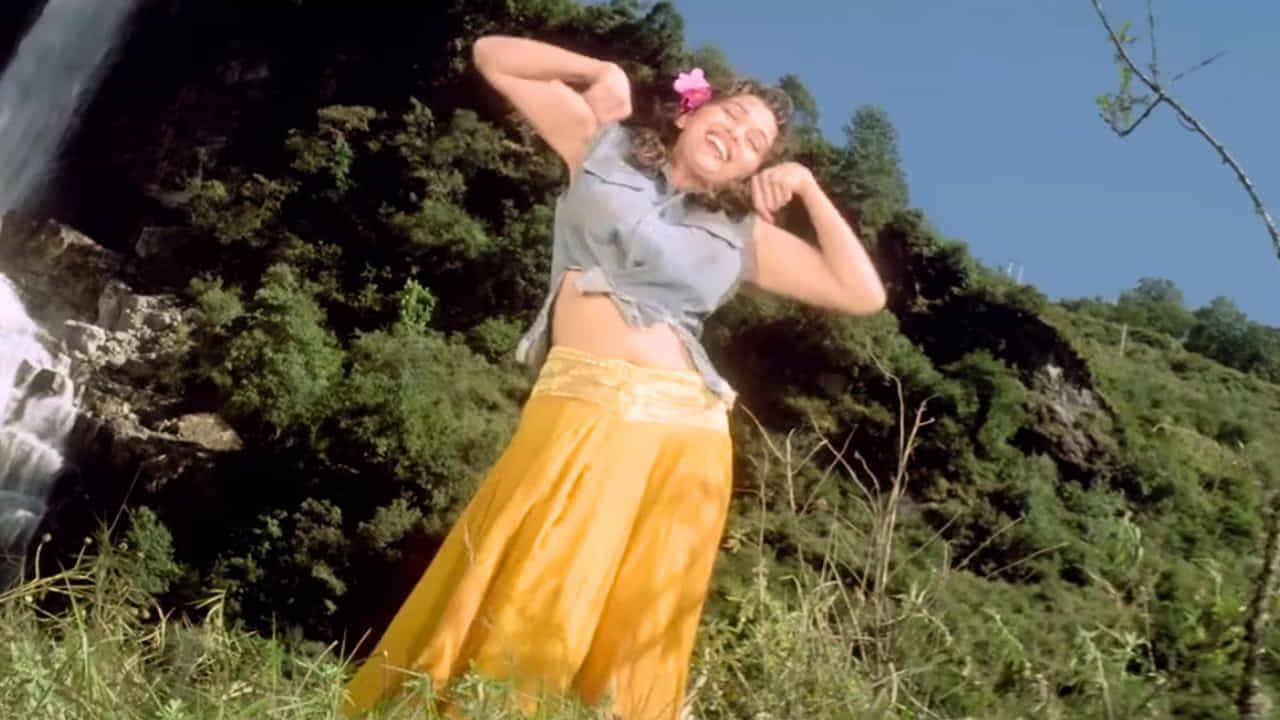 90च्या दशकातील हिंदी चित्रपटसृष्टीतील रोमँटिक गाण्यांची लोकप्रियता आजही कायम असून त्यातील 'कोयला' या चित्रपटातील 'तन्हाई तन्हाई' हे गाणे आजही संगीतप्रेमींच्या मनावर अधिराज्य गाजवत आहे. हे गाणे आजही एव्हरग्रीन रोमँटिक गाण्यांमध्ये गणले जाते.