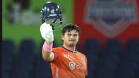 MLC T20: 144 धावांचे लक्ष्य गाठताना प्रिटोरियसचं विश्वविक्रमी शतक.