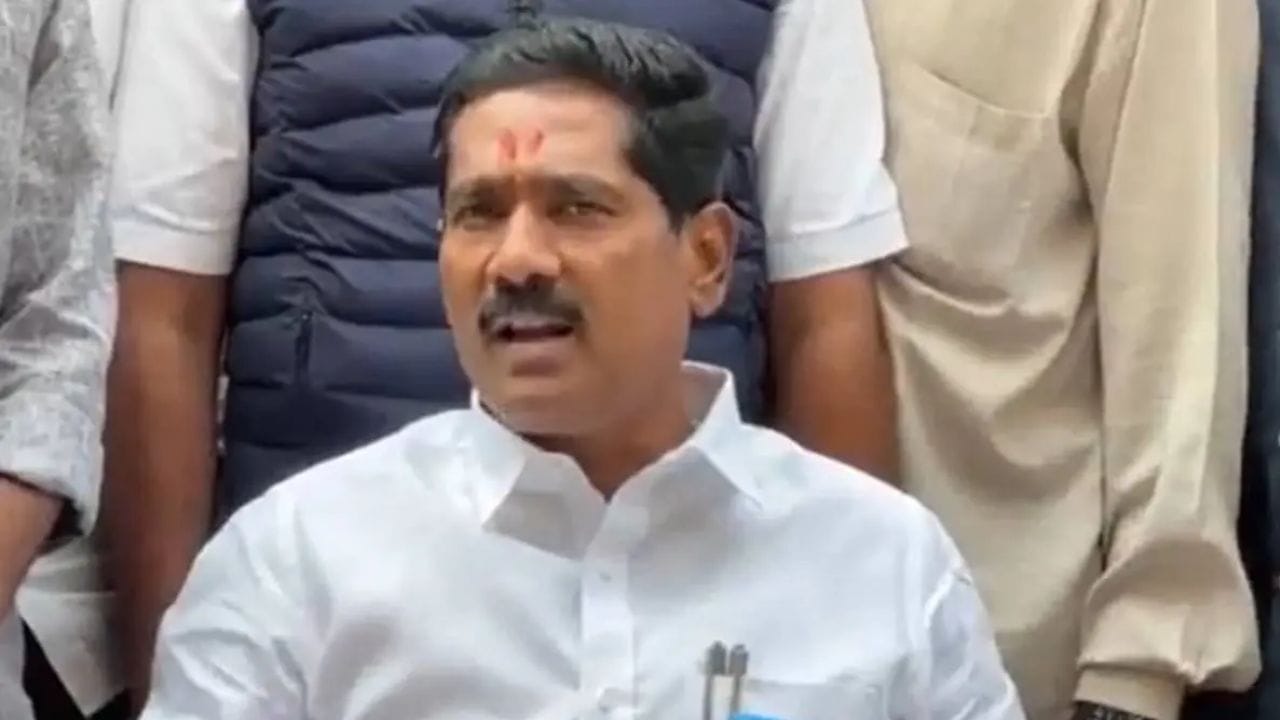खासदार बजरंग सोनवणे यांना धक्का, थेट जवळच्या व्यक्तीवर गुन्हा दाखल, विलास घुले हत्या प्रकरण.. खासदार बजरंग सोनवणे यांना धक्का, थेट जवळच्या व्यक्तीवर गुन्हा दाखल, विलास घुले हत्या प्रकरण..