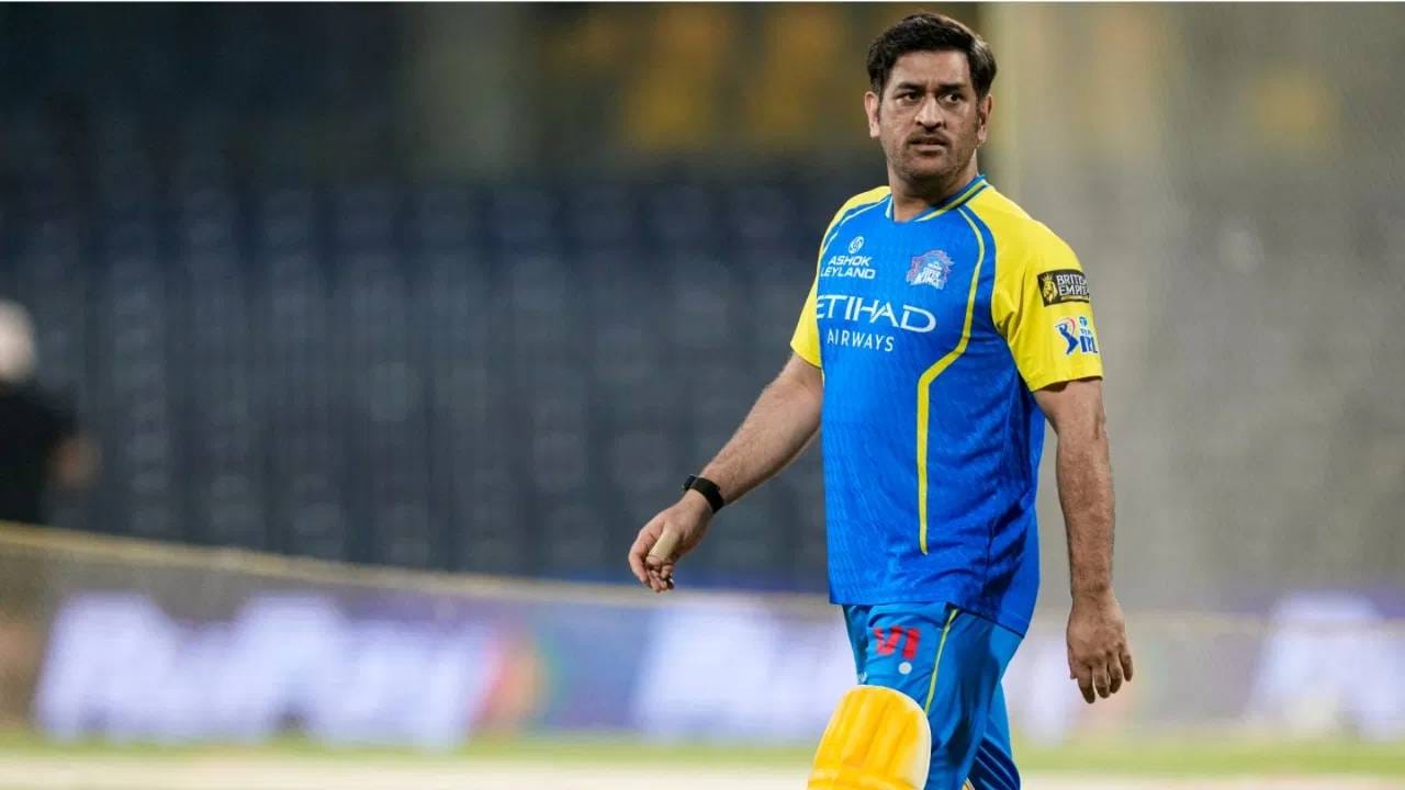 टी20 क्रिकेटमध्ये  सर्वाधिक सामने महेंद्रसिंह धोनीच्या नेतृत्वात गमावले आहे. महेंद्रसिंह धोनीने देश, आयपीएल आणि देशांतर्गत क्रिकेटमध्ये एकूण 331 सामन्यात नेतृत्व केलं. यावेळी 134 सामन्यात पराभवाचं तोंड पाहावं लागलं आहे. 100हून अधिक टी20 सामने गमावणारा एकमेव भारतीय कर्णधार आहे. (फोटो-PTI)