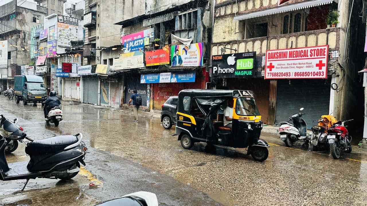 Vanchit Maharashtra Bandh : वंचितच्या महाराष्ट्र बंदमुळे काय परिस्थिती आहे? कुठे कडकडीत बंद, कसा प्रतिसाद जाणून घ्या Vanchit Maharashtra Bandh : वंचितच्या महाराष्ट्र बंदमुळे काय परिस्थिती आहे? कुठे कडकडीत बंद, कसा प्रतिसाद जाणून घ्या