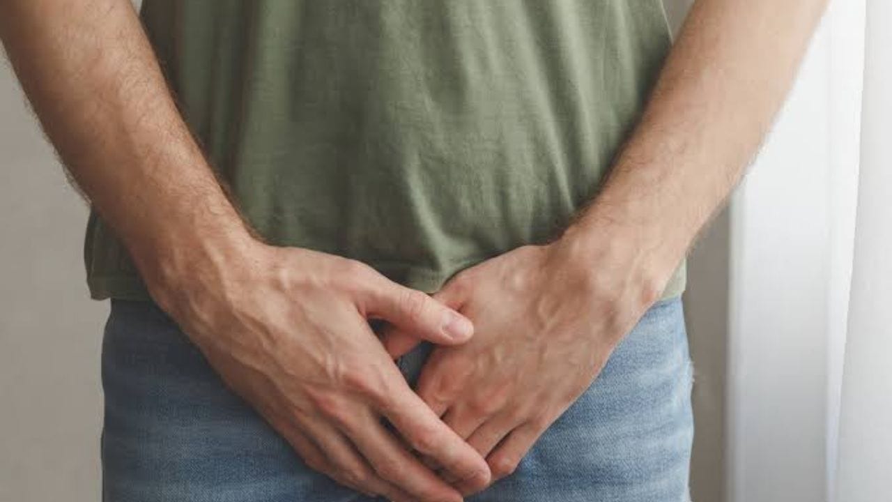 Male Fertility: केवळ सिगारेट्स वा तंबाखू नव्हे तर या कारणांनी देखील स्पर्म काऊंट घटते Male Fertility: केवळ सिगारेट्स वा तंबाखू नव्हे तर या कारणांनी देखील स्पर्म काऊंट घटते