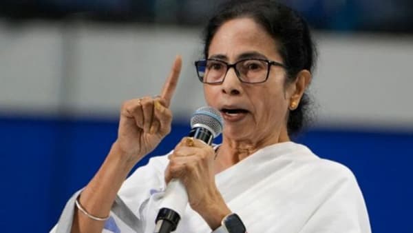 महाराष्ट्रानंतर बंगालच्या राजकारणात मोठा भूकंप, ममता बॅनर्जी यांना सर्वात मोठा धक्का, थेट उजवा हातच..