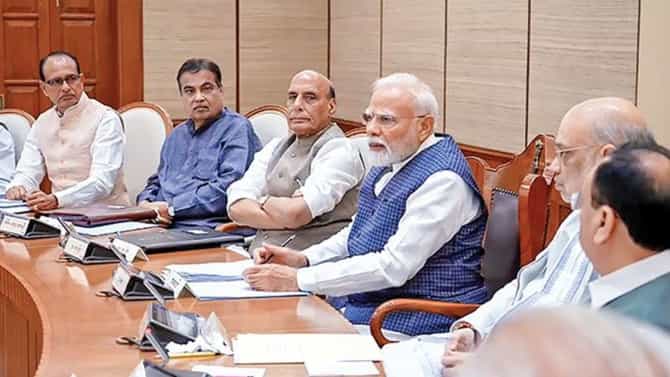 कॅबिनेट मंत्रिमंडळात बदल होणार, राज्यातील तब्बल इतक्या नेत्यांना थेट संधी, गडकरींची पदोन्नती तर अमित शाह..