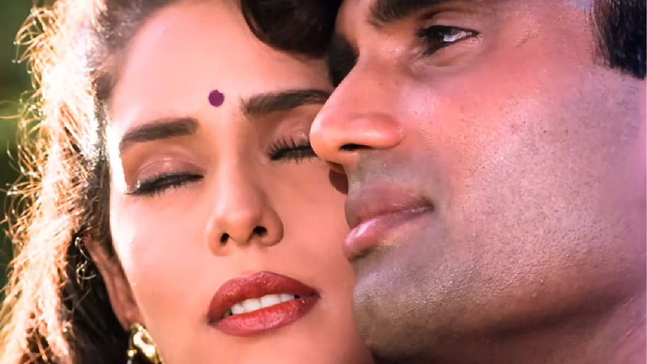 काही वर्षांनंतर संगीतकार विजू शाह यांनी ही जुनी धून पुन्हा वापरण्याचा निर्णय घेतला. त्यांनी दिग्दर्शक राजीव राय यांच्या 'मोहरा' या सुपरहिट चित्रपटात या गाण्याला नव्याने सादर केले. पंकज उधास आणि साधना सरगम यांच्या आवाजातील 'ना कजरे की धार' प्रचंड गाजले आणि आजही ते सदाबहार गाण्यांपैकी एक मानले जाते.