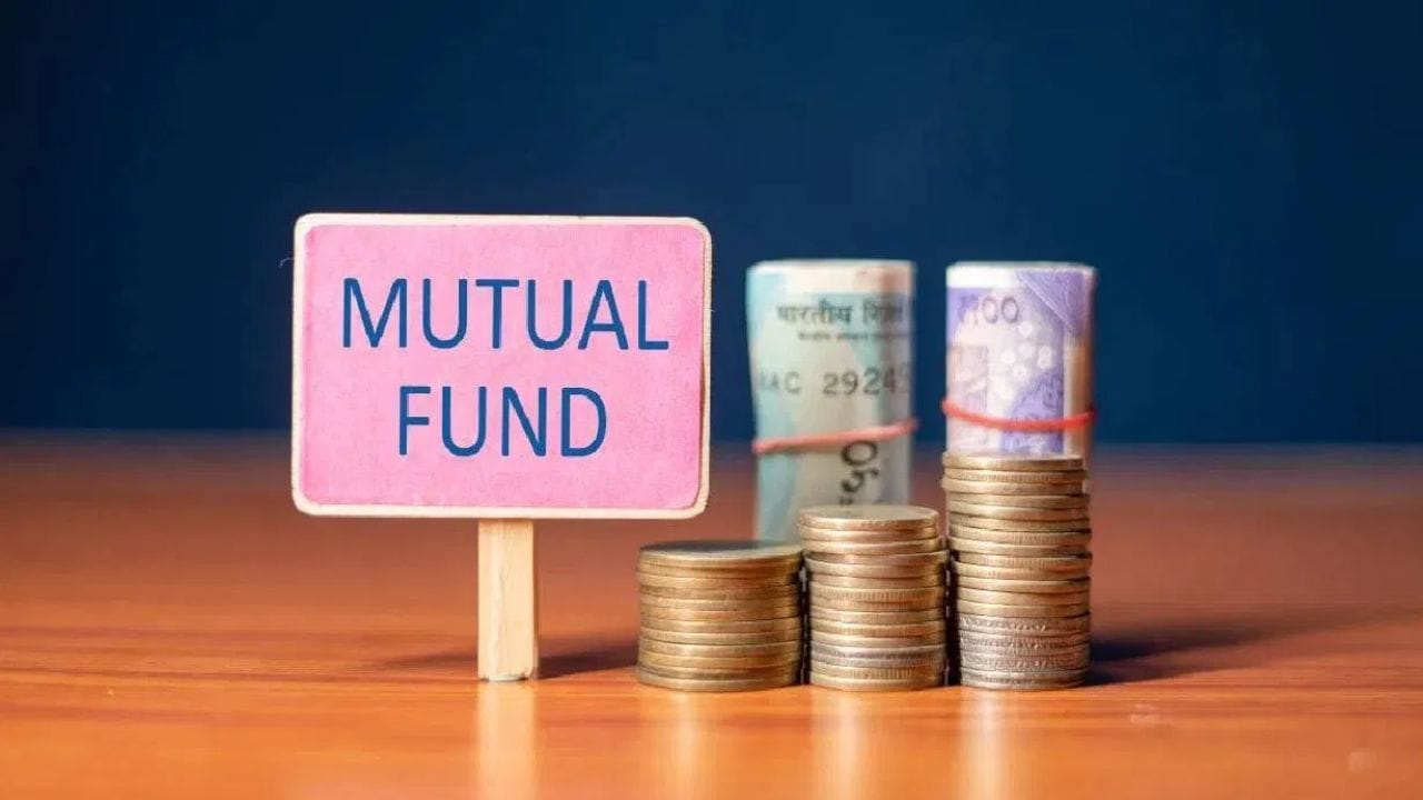 केवळ स्टार रेटिंग किंवा रिटर्नवर जाऊ नका! दोन म्युच्युअल फंडची तुलना करण्यासाठी वापरा 'हे' तांत्रिक पॅरामीटर्स केवळ स्टार रेटिंग किंवा रिटर्नवर जाऊ नका! दोन म्युच्युअल फंडची तुलना करण्यासाठी वापरा 'हे' तांत्रिक पॅरामीटर्स