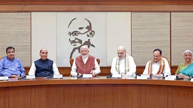 कॅबिनेट मंत्रिमंडळात थेट होणार बदल? नितिन गडकरी यांच्यावर नवी जबाबदारी कोणती? थेट..
