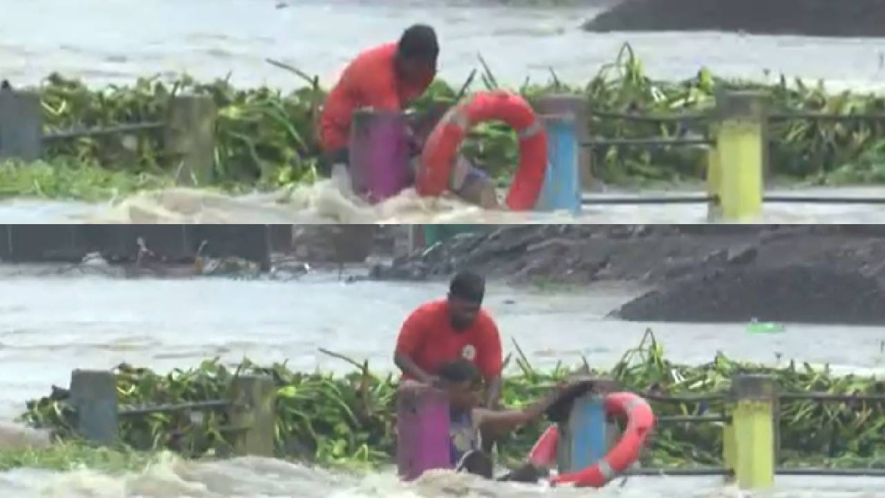 रामकुंड परिसरात अडकलेल्या तरुणाला जवानांनी बाहेर काढले.  गोदावरीत अचानक पाणी वाढल्याने हा तरुण आणि पर्यटक अडकला होता. गांधी ज्योत च्या खाली हा तरुण अडकला होता.  अग्निशमन दल आणि जीव रक्षक दलाच्या जवानांनी तरुणाला बाहेर  काढले. संततधार पावसामुळे नाशिकच्या गोदावरीला पूर आला आहे. 