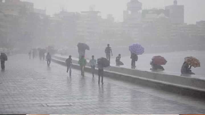 Rain Alert | मुंबईकरांनो सावधान! पुढील 4 दिवस मुसळधार पावसाचा इशारा; प्रशासन अलर्ट मोडवर Rain Alert | मुंबईकरांनो सावधान! पुढील 4 दिवस मुसळधार पावसाचा इशारा; प्रशासन अलर्ट मोडवर