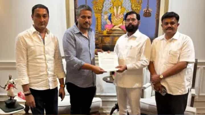 मोठी बातमी! रोहित पवार थेट एकनाथ शिंदेंच्या भेटीला; बंद दाराआड नेमकी काय झाली चर्चा? मोठी बातमी! रोहित पवार थेट एकनाथ शिंदेंच्या भेटीला; बंद दाराआड नेमकी काय झाली चर्चा?