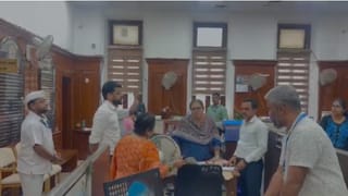 तुमची मज्जा सुरू आहे.. पेडणेकर यांनी महापौर दालनातील कर्मचाऱ्यांना झापले, महापौरांनी दिले उत्तर