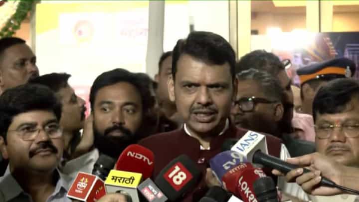 Devendra Fadnavis | 6 तारखेपर्यंत धोका! मुख्यमंत्री फडणवीसांचा मोठा इशारा; घराबाहेर पडण्यापूर्वी हा व्हिडिओ पाहाच Devendra Fadnavis | 6 तारखेपर्यंत धोका! मुख्यमंत्री फडणवीसांचा मोठा इशारा; घराबाहेर पडण्यापूर्वी हा व्हिडिओ पाहाच