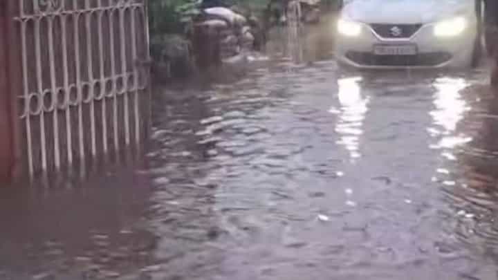 Viral Video | मुंबईत पावसाचा कहर! बिग बी अमिताभ बच्चन यांच्या जनक बंगल्याबाहेर पाणीच पाणी Viral Video | मुंबईत पावसाचा कहर! बिग बी अमिताभ बच्चन यांच्या जनक बंगल्याबाहेर पाणीच पाणी