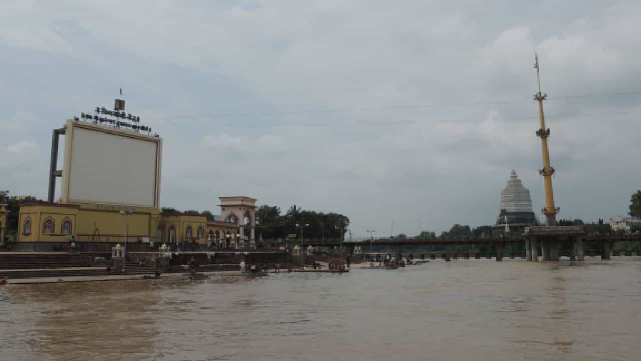 Indrayani River | आळंदीत धोक्याची घंटा! इंद्रायणी नदी दुथडी भरून वाहतेय; वारकऱ्यांना प्रशासनाचा तातडीचा इशारा
