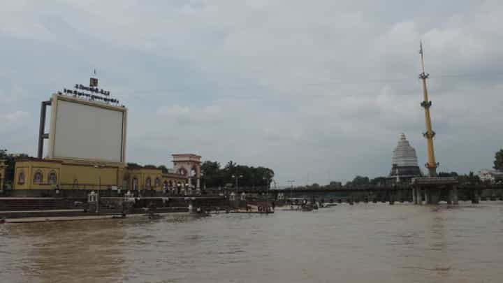 Indrayani River | आळंदीत धोक्याची घंटा! इंद्रायणी नदी दुथडी भरून वाहतेय; वारकऱ्यांना प्रशासनाचा तातडीचा इशारा Indrayani River | आळंदीत धोक्याची घंटा! इंद्रायणी नदी दुथडी भरून वाहतेय; वारकऱ्यांना प्रशासनाचा तातडीचा इशारा