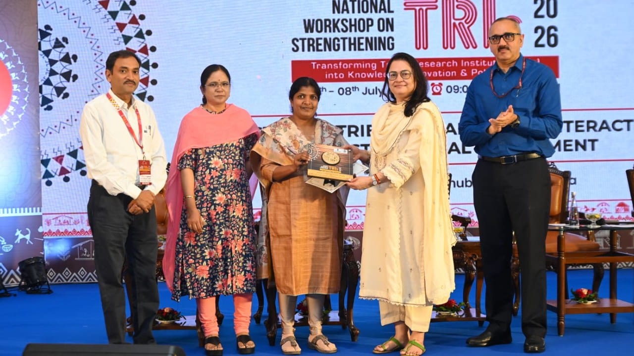 भुवनेश्वर घोषणापत्राचा स्वीकार; आदिवासी संशोधन संस्थांना बळकटी देण्यासाठी राष्ट्रीय रोडमॅप तयार भुवनेश्वर घोषणापत्राचा स्वीकार; आदिवासी संशोधन संस्थांना बळकटी देण्यासाठी राष्ट्रीय रोडमॅप तयार