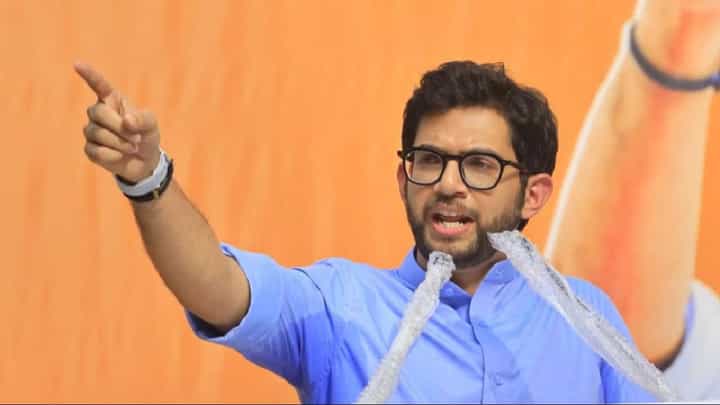 Aaditya Thackeray | दानपेटीची चोरी करणाऱ्यांसोबत जाणार का? भाजपसोबत जाणाच्या विचारात असलेल्यांना आदित्य ठाकरेंचा सवाल Aaditya Thackeray | दानपेटीची चोरी करणाऱ्यांसोबत जाणार का? भाजपसोबत जाणाच्या विचारात असलेल्यांना आदित्य ठाकरेंचा सवाल