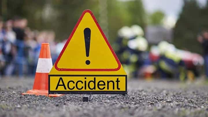 Jejuri Vari Accident | भंडाऱ्याच्या उत्साहात काळाचा घाला! जेजुरीत भरधाव टेम्पोने वारकऱ्यांनाच चिरडलं, आकडा आला समोर Jejuri Vari Accident | भंडाऱ्याच्या उत्साहात काळाचा घाला! जेजुरीत भरधाव टेम्पोने वारकऱ्यांनाच चिरडलं, आकडा आला समोर