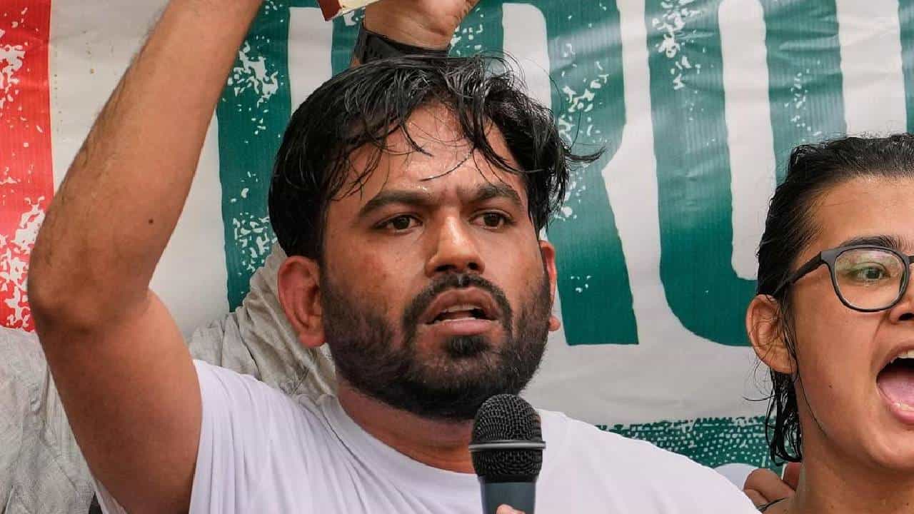 Abhijeet Dipke | परवानगी मिळो वा न मिळो, संसदेवर मोर्चा होणारच! 24 दिवसांच्या आंदोलनानंतर अभिजित दिपकेंचा सरकारला थेट इशारा