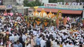 काटेवाडीत तुकोबांचं पहिलं रिंगण! ज्ञानोबा-तुकारामांच्या जयघोषात...-1712784