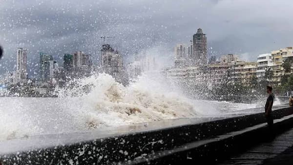 Mumbai Sea | मुंबईत हायटाईडचा इशारा! 4.49 मीटर उंच लाटा उसळणार; BMC कडून सतर्क राहण्याचे आवाहन