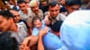 राहुल गांधी आणि अखिलेश यांना पोलिसांनी ताब्यात घेतले… ठिय्या आंदोलनाविरोधात पोलिस एक्शन मोडवर.