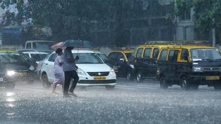 Mumbai Rain Update | मुंबईत पावसाची दमदार एंट्री; पुढील काही तास मुसळधार पावसाचा इशारा Mumbai Rain Update | मुंबईत पावसाची दमदार एंट्री; पुढील काही तास मुसळधार पावसाचा इशारा