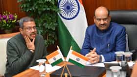 राजीनाम्याच्या मागणीदरम्यान धर्मेंद्र प्रधान थेट ओम बिर्लांच्या भेटीला-1716910
