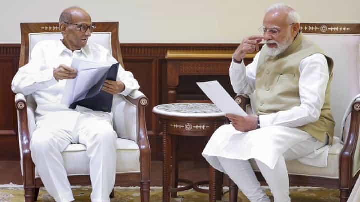 Sharad Pawar | विद्यार्थ्यांच्या प्रश्नांवर लक्ष द्यायला हवं! शरद पवारांची पंतप्रधान मोदींना थेट विनंती Sharad Pawar | विद्यार्थ्यांच्या प्रश्नांवर लक्ष द्यायला हवं! शरद पवारांची पंतप्रधान मोदींना थेट विनंती
