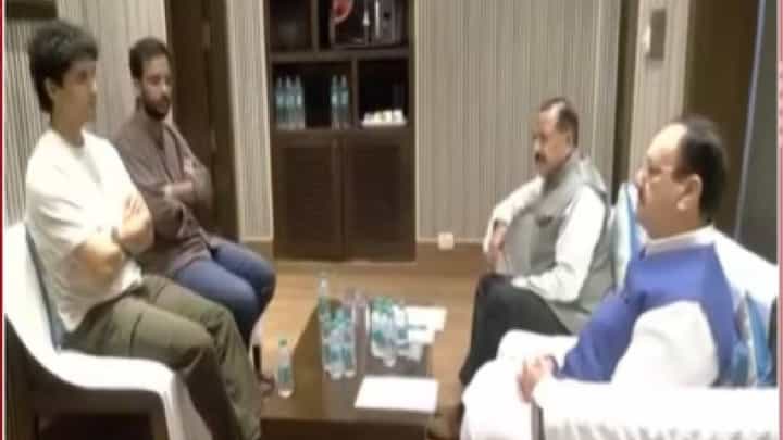 मोठी बातमी! CJP-सरकारची निर्णायक बैठक सुरू; धर्मेंद्र प्रधानांच्या राजीनाम्यावर CJP ठाम मोठी बातमी! CJP-सरकारची निर्णायक बैठक सुरू; धर्मेंद्र प्रधानांच्या राजीनाम्यावर CJP ठाम