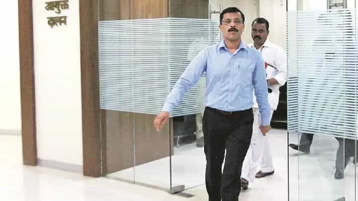 Tukaram Mundhe | तुकाराम मुंढे यांचा मोठा निर्णय! आता परवाना नसेल तर शाळांमध्ये अन्न पुरवठा करता येणार नाही; 50 मीटर परिसरात... Tukaram Mundhe | तुकाराम मुंढे यांचा मोठा निर्णय! आता परवाना नसेल तर शाळांमध्ये अन्न पुरवठा करता येणार नाही; 50 मीटर परिसरात...