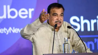 नितीन गडकरींनी घेतली मोठी अ‍ॅक्शन, GenZच्या त्या अफवांवर थेट… नेमकं काय केलं?