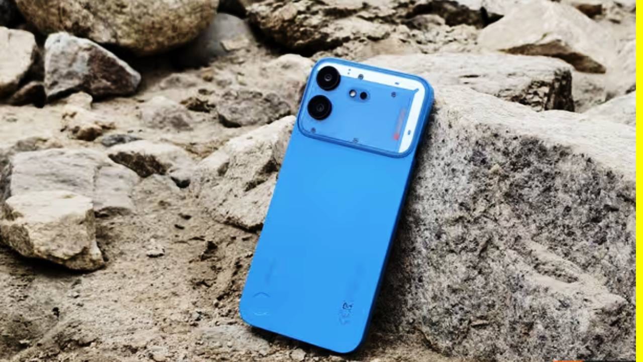 6000mAh बॅटरी आणि ग्लिफ बारसह लाँच झाला हा स्मार्टफोन, जाणून घ्या किंमत आणि खास फिचर्स 6000mAh बॅटरी आणि ग्लिफ बारसह लाँच झाला हा स्मार्टफोन, जाणून घ्या किंमत आणि खास फिचर्स