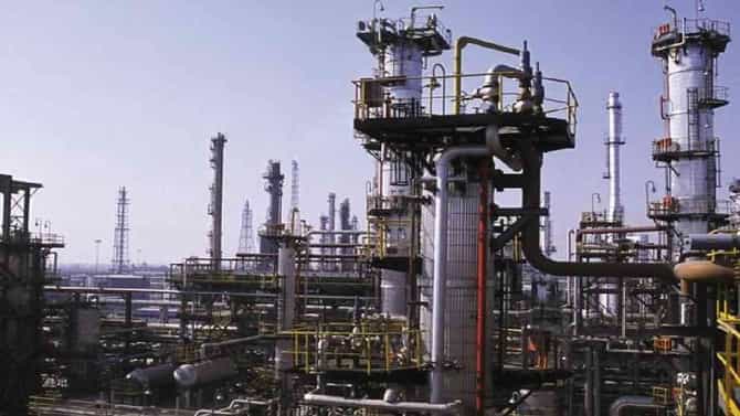 Oil Crisis : आपल्याकडे स्वत:च तेल नाही पण पुढच्या काही दिवसात जगातले अनेक देश तेलासाठी भारतावरच अवलंबून राहतील, कारण..