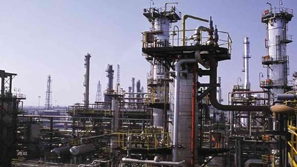 Oil Crisis : आपल्याकडे स्वत:च तेल नाही पण पुढच्या काही दिवसात जगातले अनेक देश तेलासाठी भारतावरच अवलंबून राहतील, कारण..