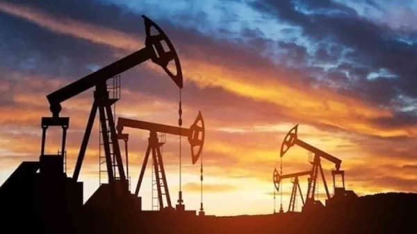 Russia Oil : युक्रेनने दिलं मोठं सरप्राइज, रशियावर आली भारताकडे तेल मागण्याची वेळ पण आपल्याकडे..