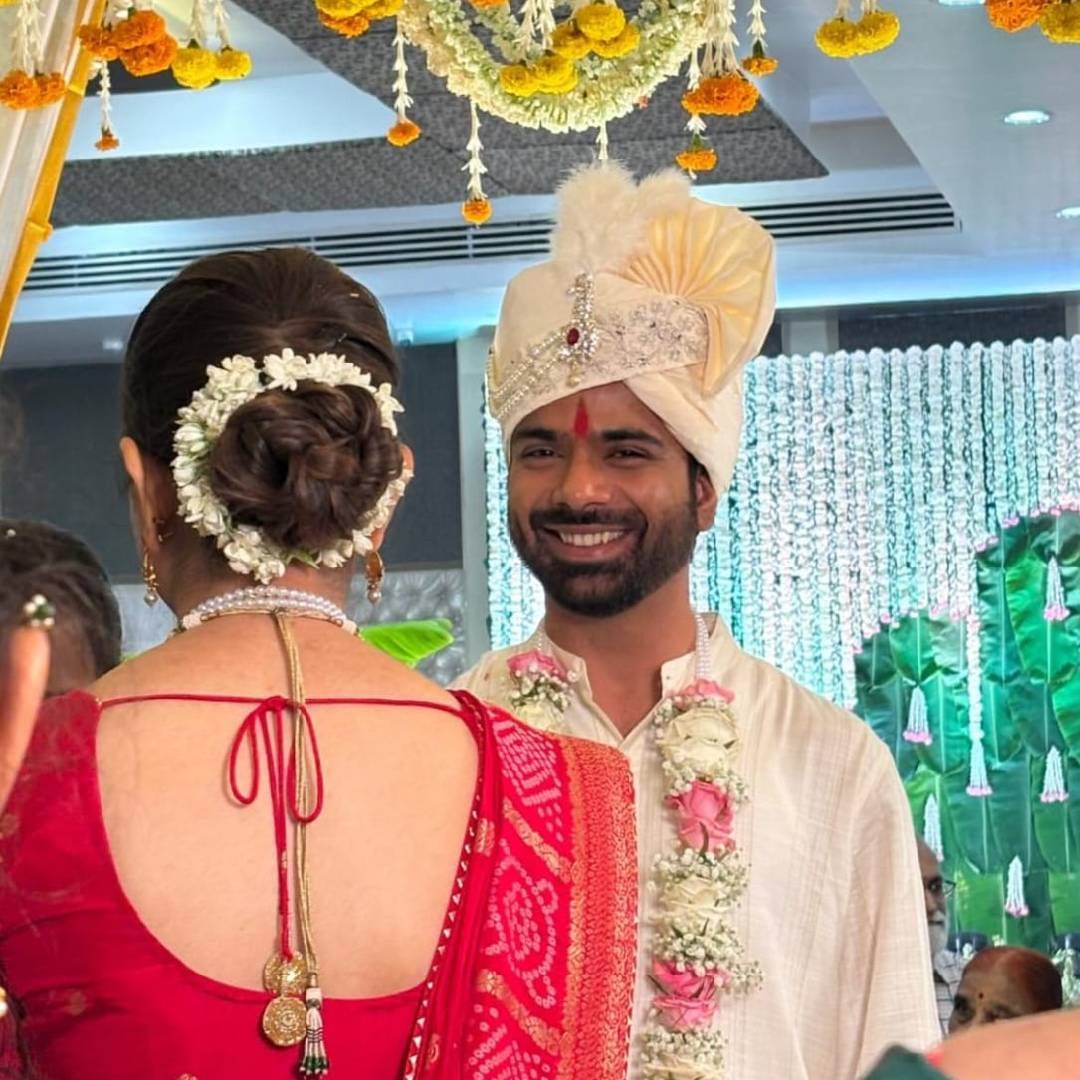 प्रवीण तरडेंच्या 'मुळशी पॅटर्न' या चित्रपटामुळे त्याला खरी ओळख मिळाली आहे. तसंच 'न्यूड', 'देऊळ', 'फास्टर फेणे', 'लेथ जोशी' यांसारख्या चित्रपटांमध्येही त्याने दमदार भूमिका साकारल्या आहेत.