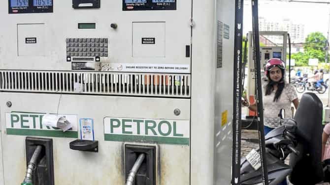 Petrol Diesel Price : भारताचा ज्याची भीती तेच घडले, जागतिक बाजारात खळबळ, पेट्रोल आणि डिझेलचे नवीन दर जाणन घ्या..