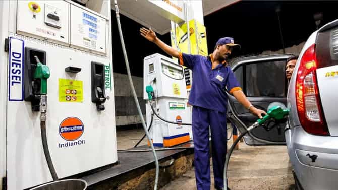 Petrol Diesel Price : तेलाच्या किमतीचा भडका; पेट्रोल आणि डिझेलचे जाणून घ्या आजचे दर..