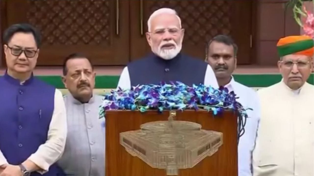 Parliament Monsoon Session 2026 : एका महिन्यात देशाने अनेक महत्त्वपूर्ण टप्पे गाठले, प्रत्येक भारतीयाला अभिमान, नरेंद्र मोदींचे मोठे विधान.. Parliament Monsoon Session 2026 : एका महिन्यात देशाने अनेक महत्त्वपूर्ण टप्पे गाठले, प्रत्येक भारतीयाला अभिमान, नरेंद्र मोदींचे मोठे विधान..