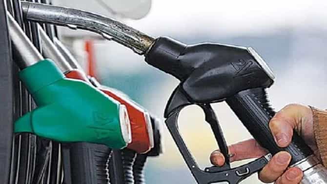 Petrol, diesel rates : कच्च्या तेलाचे दर वाढताच मोठा झटका; इंधनाच्या दरात मोठी वाढ, पेट्रोल 335 तर डिझेल तब्बल...