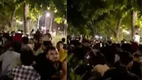 जंतर मंतरवर पुन्हा मोठा गोंधळ, पोलिसांकडून सौम्य लाठीचार्ज.