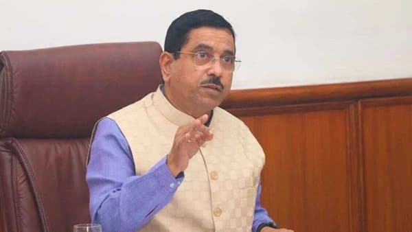 देशाच्या नवीन शिक्षण मंत्र्यांचे शिक्षण किती? प्रल्हाद जोशी यांच्याकडे कोणती डिग्री?