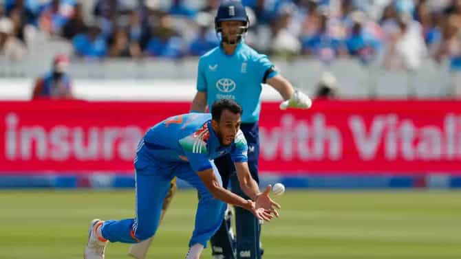 IND vs ENG: तिसऱ्या वनडे सामन्यात प्रसिद्ध कृष्णाचा 20 चेंडूंचा कारनामा, फलंदाजांना आणलं अडचणीत