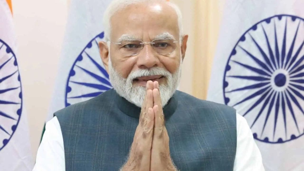 सोनम वांगचूक यांनी उपोषण सोडताच पंतप्रधान नरेंद्र मोदी यांनी केली मोठी प्रार्थना, सरकारला मोठे यश.. सोनम वांगचूक यांनी उपोषण सोडताच पंतप्रधान नरेंद्र मोदी यांनी केली मोठी प्रार्थना, सरकारला मोठे यश..