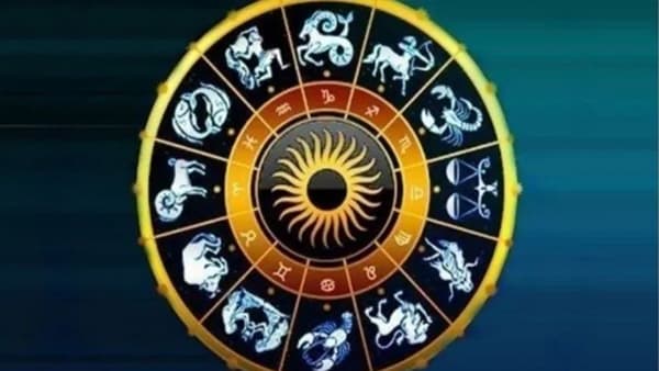 17 जुलै हा दिवस सिंह राशीच्या व्यक्तींसाठी यश, मान-सन्मान आणि नवीन संधी घेऊन येऊ शकतो. अनेक दिवसांपासून अडकलेली कामे पूर्ण होण्याची शक्यता आहे. वरिष्ठांकडून कौतुक मिळेल. व्यवसायात आर्थिक लाभाचे संकेत आहेत. विद्यार्थ्यांना चांगली बातमी मिळू शकते. कुटुंबात आनंदाचे वातावरण राहील.