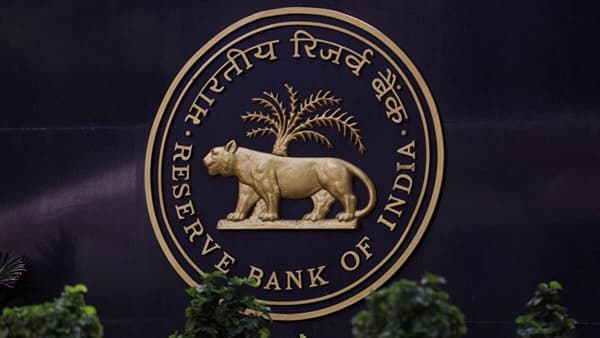 RBI चा मोठा निर्णय: बँक आता जप्त केलेली मालमत्ता वर्षानुवर्षे स्वतःकडे ठेवू शकणार नाही